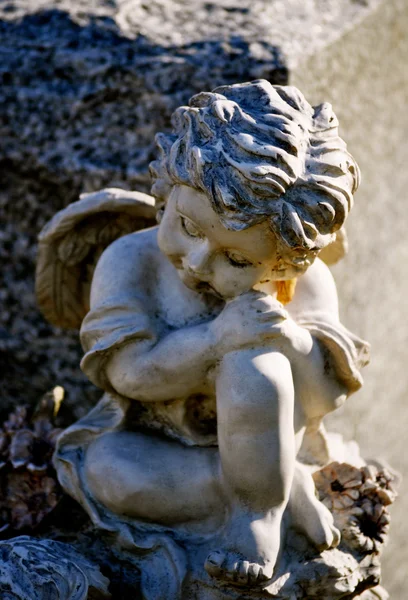 坟地-墓碑上的天使 — 图库照片