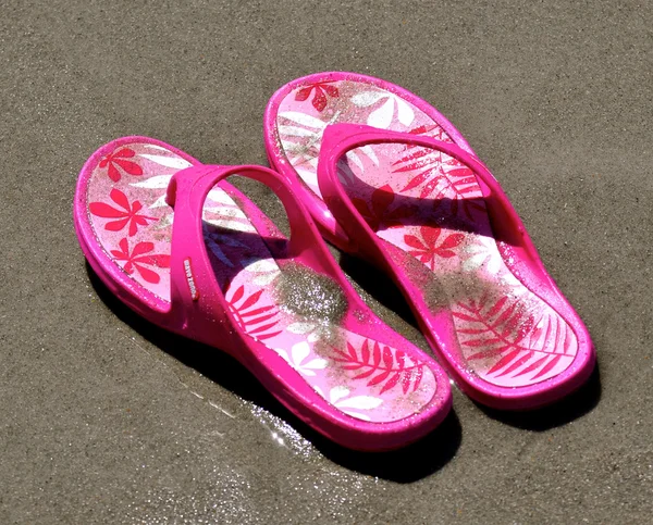 In het zand - slippers 7 — Stockfoto