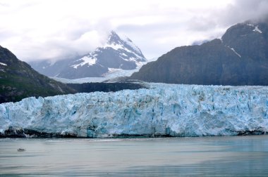 alt sol tarafta tekne