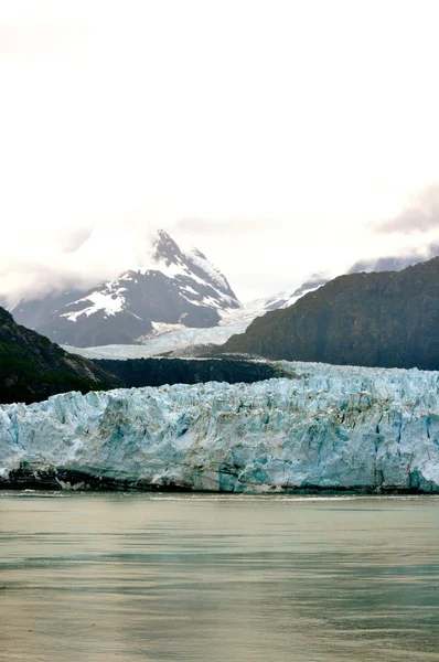 Alaska buzulların ve dağlar — Stok fotoğraf