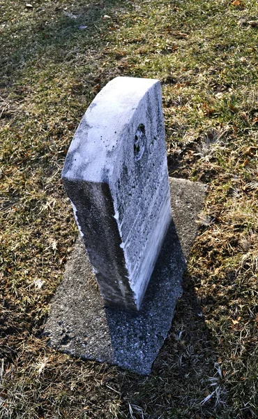 Headstone Side View — Stock Photo, Image