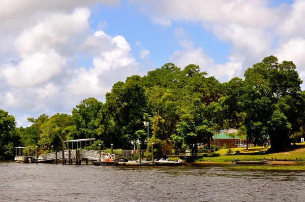 Waccamaw (rivier)-dock en huis — Stockfoto