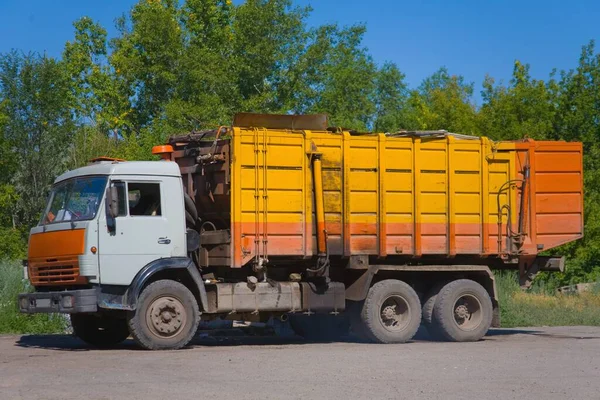 Heavy Big Sity Yellow Garbage Russian Truck Kamaz — стоковое фото