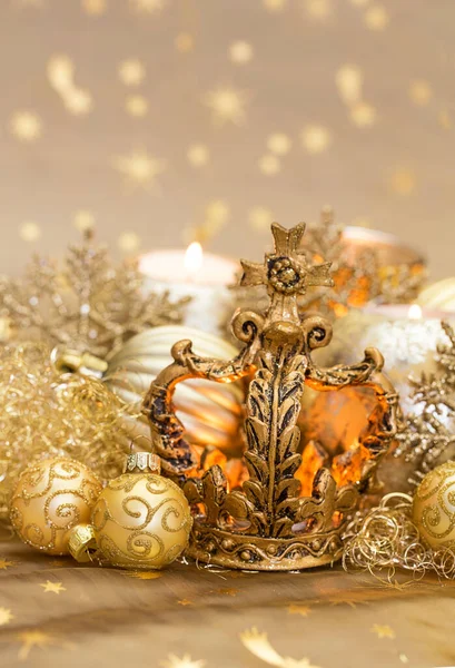Opulento Bodegón Navidad Con Adornos Dorados Perfecto Para Una Tarjeta — Foto de Stock