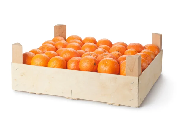 Maloobchodní bednu zralé mandarinek — Stock fotografie