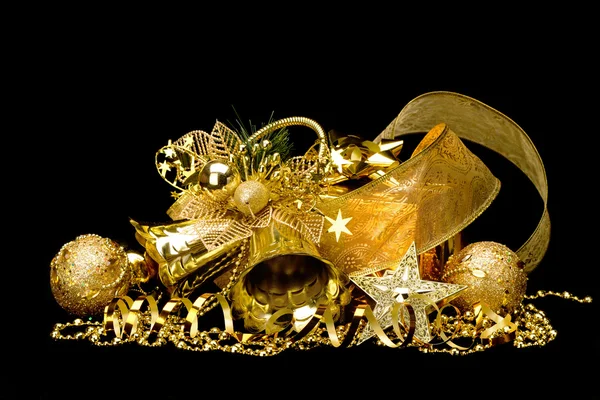 Weihnachtsdekoration in Gold. — Stockfoto