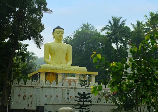 Staty av buddhahood — Stockfoto