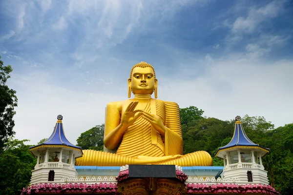 Staty av buddhahood — Stockfoto