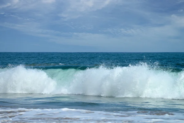 Duże fale oceanu — Zdjęcie stockowe