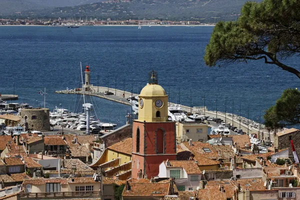 Сен-Тропе, погляд на затоці st tropez з парафіяльній церкві, Лазурного берега, Французька Рів'єра, Південної Франції, Європа — стокове фото