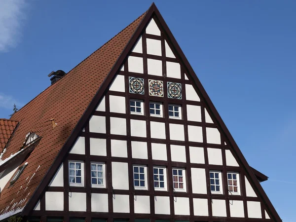 Schönes Fachwerkhaus in Niedersachsen, Deutschland, Europa — Stockfoto