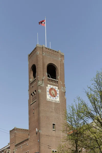 Tower met klok in amsterdam, Nederland — Stockfoto