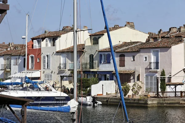 Port grimaud, farbenfrohe häuser, cote dazur, französische riviera, provence, südfrankreich, europa — Stockfoto
