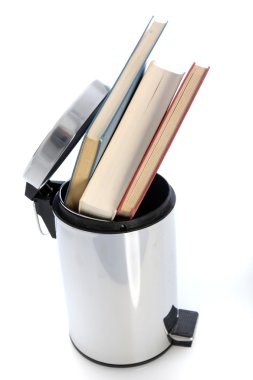 atık kağıt bin kitap atık kağıt kutusu ile dolu dolu