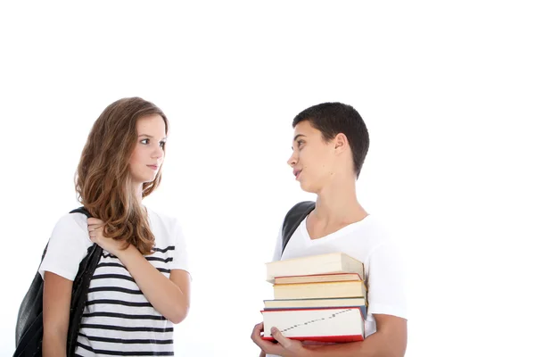 Teenage studenter söker en till varje annan tonåriga elever söker en till varandra — Stockfoto