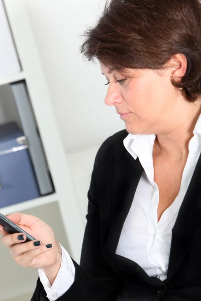 Perfil lateral de una mujer de negocios — Foto de Stock