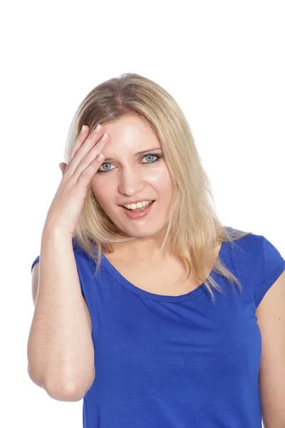 Prachtige blond haired vrouw in een blauwe jurk — Stockfoto