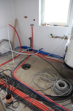 bir binanın içinde Elektrik Tesisatı
