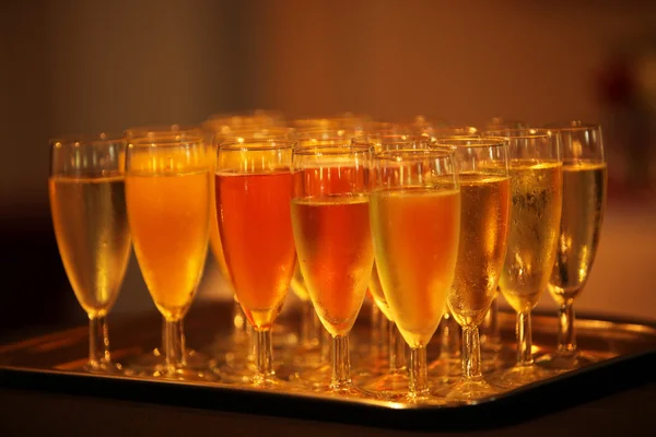 Флейты игристого шампанского — стоковое фото