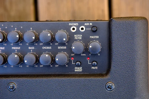 Controlos de áudio em equipamentos de som — Fotografia de Stock