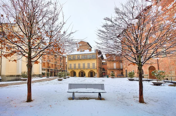 Kar altında Şehir Meydanı. Alba, İtalya. — Stok fotoğraf