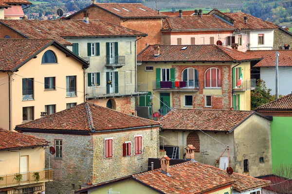 Italiaanse huizen. Diano d — Stockfoto