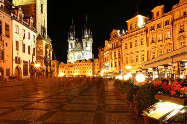 Ночью в центре Праги . — стоковое фото