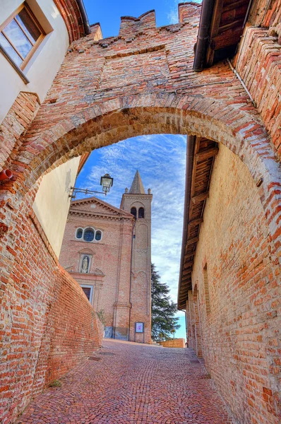 Chiesa e antico passaggio. Monticello D — Foto Stock