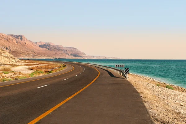 Highway along Dead Sea in Israel. — Stock Photo, Image