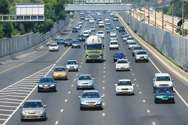 Freeway traffic. Tel Aviv, Israel. — Stock Photo, Image