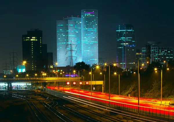 Vista noturna de Tel Aviv, Israel . Fotos De Bancos De Imagens