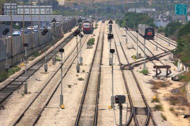 tren rayları üzerinde. tel aviv, İsrail.