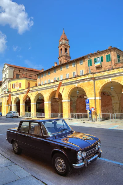 Old black car on the street in Bra, Italy. — Stock Photo, Image