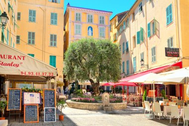 Restoran ve barlarda menton, Fransa.