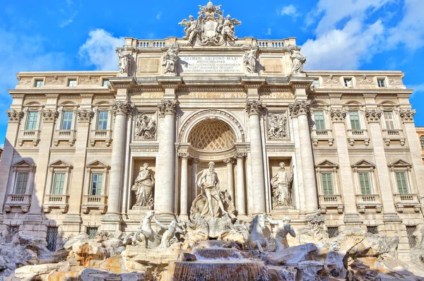 Trevi fuente en roma, italia. — Foto de Stock