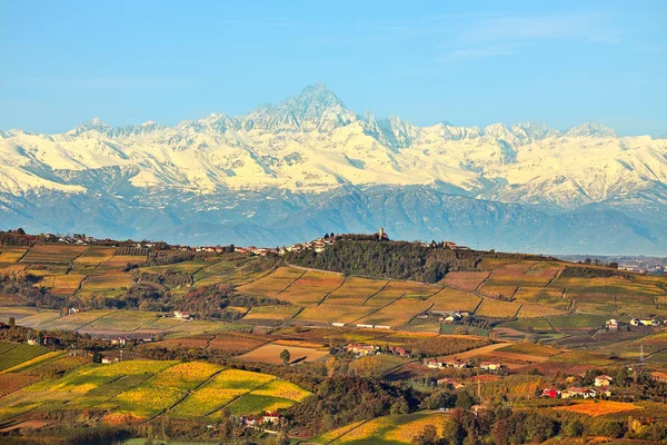 Kopce a hory. Piemont, Itálie. — Stock fotografie