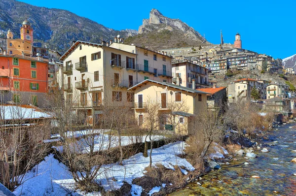 Küçük bir kasaba olan tende Alpleri'nde. — Stok fotoğraf