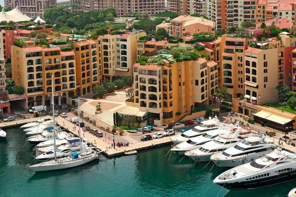 Marina and modern buildings in Monte Carlo, Monaco. — Stock Photo, Image