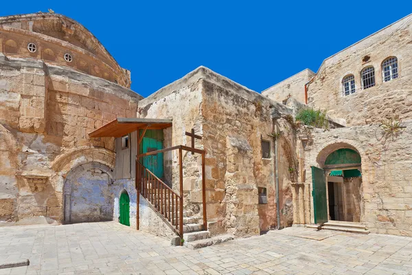 Gård af koptisk Ortodox Kirke i Jerusalem . - Stock-foto