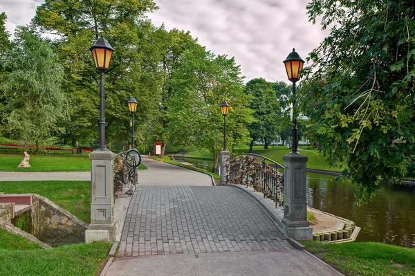 Stadtpark in Riga, Lettland. — Stockfoto
