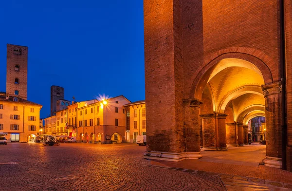 Zentraler platz von alba frühmorgens. — Stockfoto