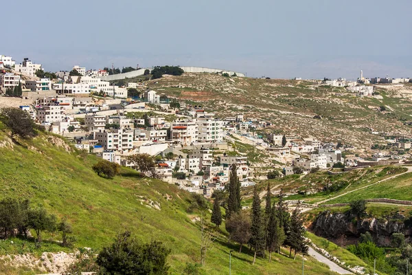 Palestijnse stad op voorstad van Jeruzalem. — Stockfoto