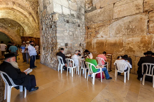 Innenansicht der Höhlensynagoge in jerusalem. — Stockfoto