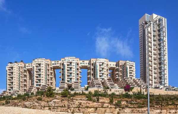 Nykyaikaiset asuinrakennukset Jerusalemissa, Israel . — kuvapankkivalokuva