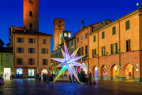 Alba Italia Diciembre 2019 Instalación Iluminada Forma Estrella Plaza Central —  Fotos de Stock