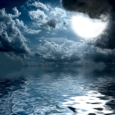 güneş ışığı okyanusun ortasında 