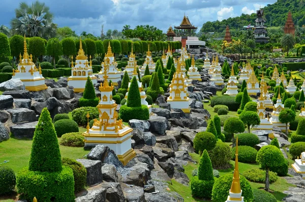 Nong nooch tropisk trädgård — Stockfoto