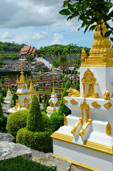 Nong nooch tropisk trädgård — Stockfoto