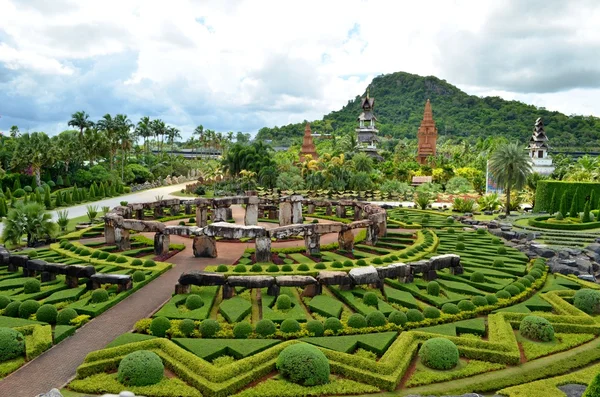 Nong nooch tropisk trädgård — Stockfoto