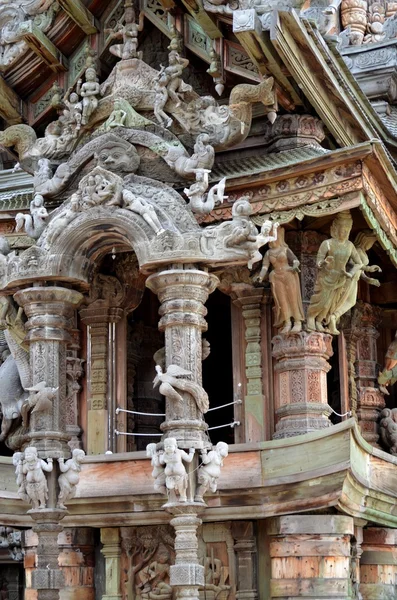 Tempel der Wahrheit in Pattaya — Stockfoto